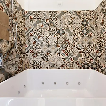 Palazzo San Lazzaro - Jacuzzi & Selection Maison d'hôtes 4*