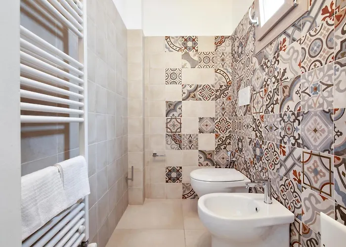 Konukevi Palazzo San Lazzaro - Jacuzzi & Selection 4*