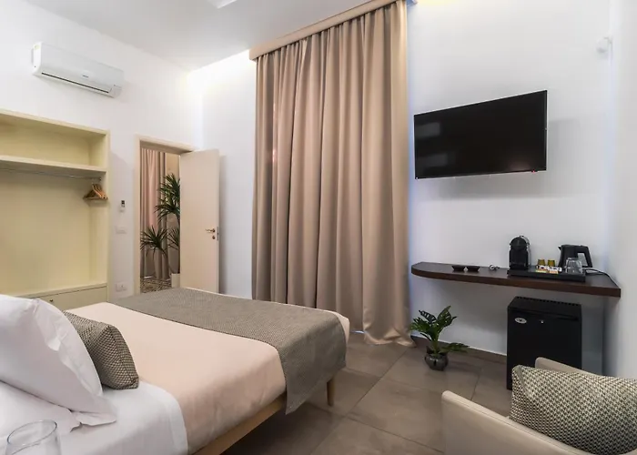 Palazzo San Lazzaro - Jacuzzi & Selection Πανσιόν