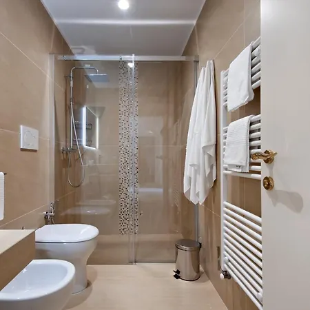 Palazzo San Lazzaro - Jacuzzi & Selection 4*