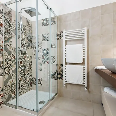 Palazzo San Lazzaro - Jacuzzi & Selection 4* Lecce