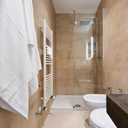 Palazzo San Lazzaro - Jacuzzi & Selection Pensión