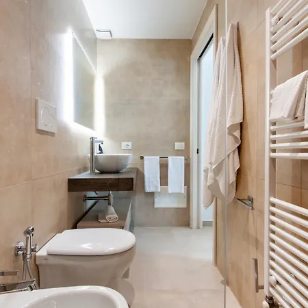 Palazzo San Lazzaro - Jacuzzi & Selection 4*