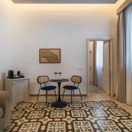 Palazzo San Lazzaro - Jacuzzi & Selection 4*