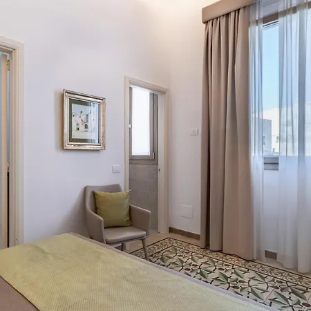 Palazzo San Lazzaro - Jacuzzi & Selection 4*