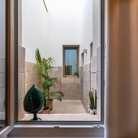 Palazzo San Lazzaro - Selection Jacuzzi & بيت ضيافة *