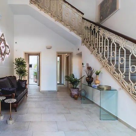 Palazzo San Lazzaro - Selection Jacuzzi & بيت ضيافة