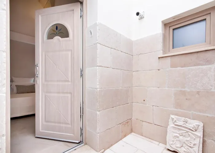 Palazzo San Lazzaro - Jacuzzi & Selection Vendégház